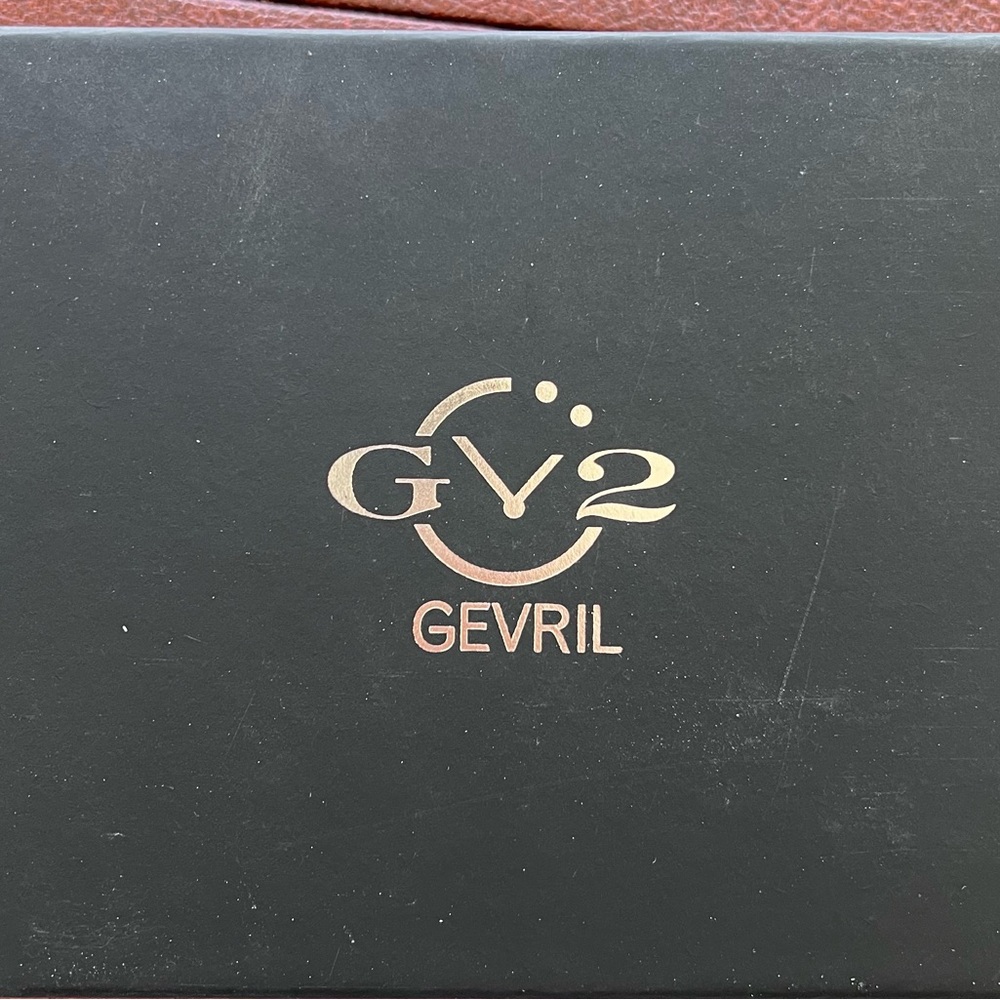 GV2 gold toned watch - Picture 5 of 5